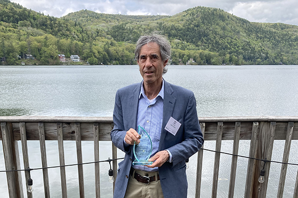 Eric Blatt Receives Tony Torchia Award
